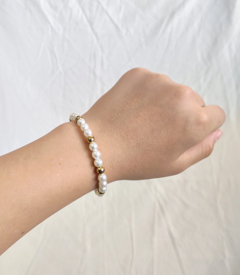 White and Gold beaded Bracelet